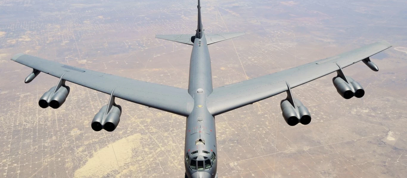 B-52 Stratofortress: 65 χρόνια βομβαρδιστικό πρώτης γραμμής και συνεχίζει... (βίντεο)